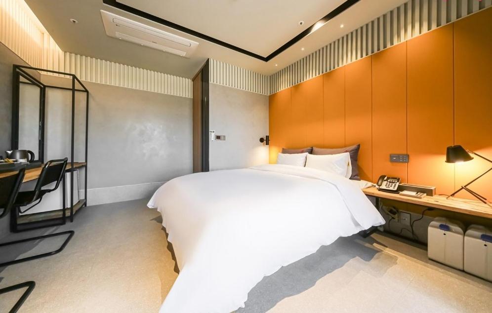 Yeoubi Hotel Changwon Exterior photo