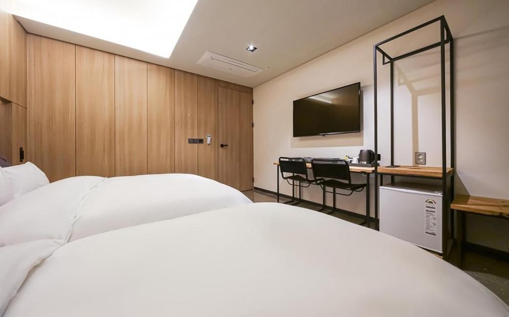 Yeoubi Hotel Changwon Exterior photo