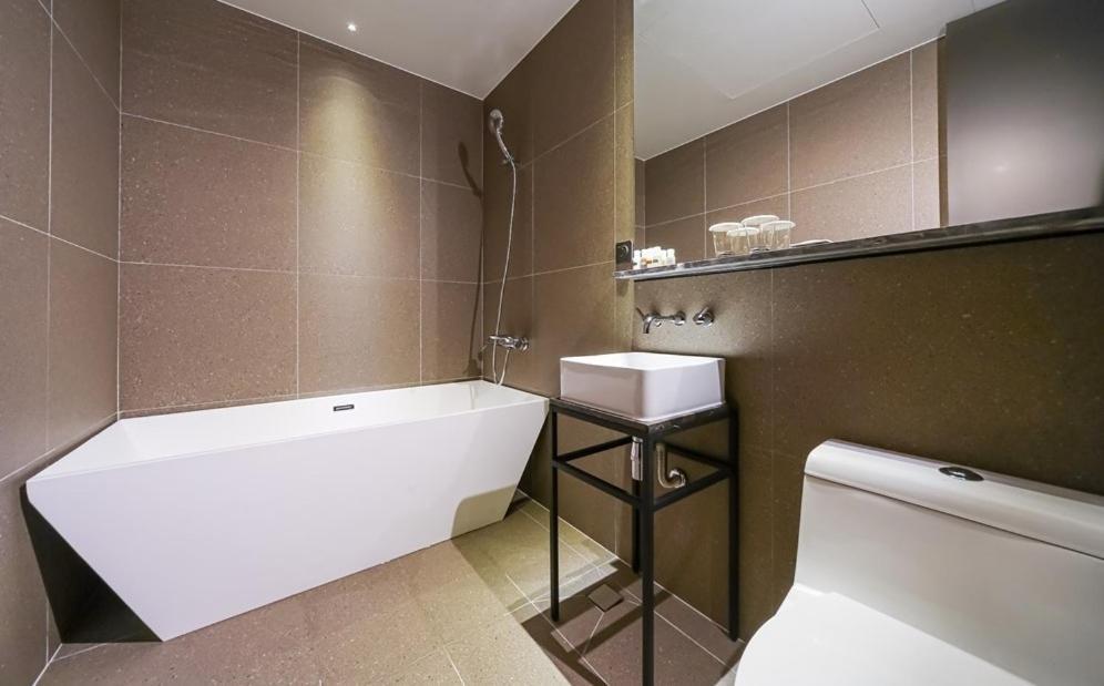 Yeoubi Hotel Changwon Exterior photo